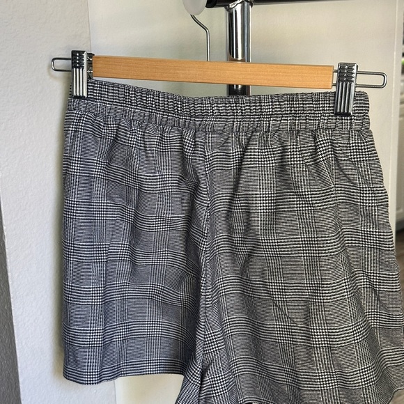 Forever 21 Gray Plaid Shorts with Front Tie - Picture 2 of 3